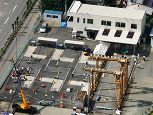 学校隣接のクレーン教習所